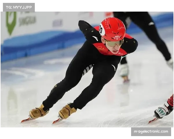 中国短道速滑队接力摘银 战术执行与临场应变分析